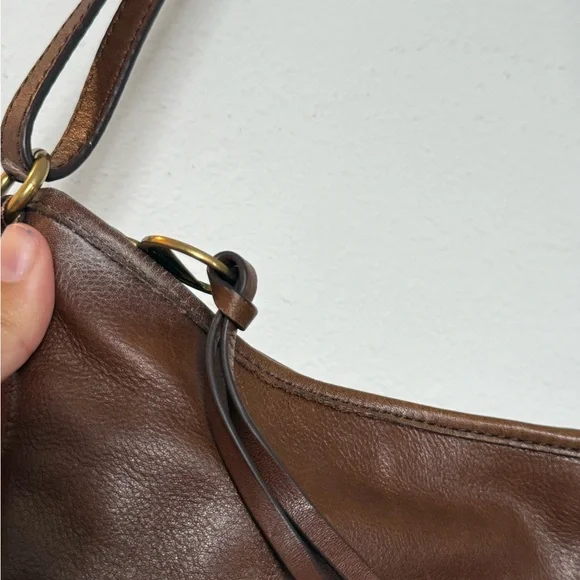 Margot Crossbody Leather Bag - Picture 4 of 12